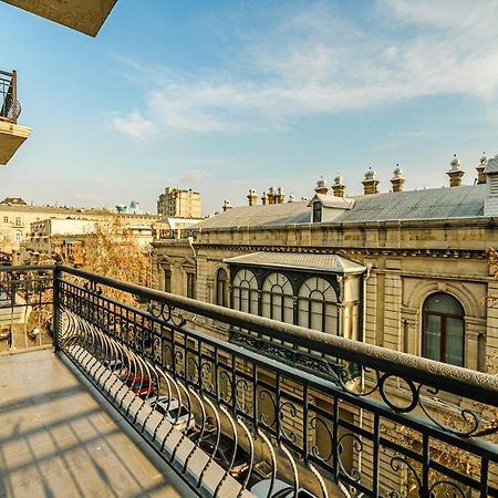 Luxury 2 Room Apartment In The Center Баку Экстерьер фото
