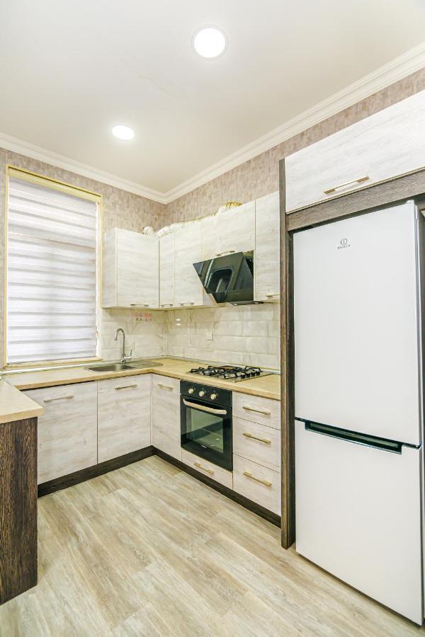 Luxury 2 Room Apartment In The Center Баку Экстерьер фото