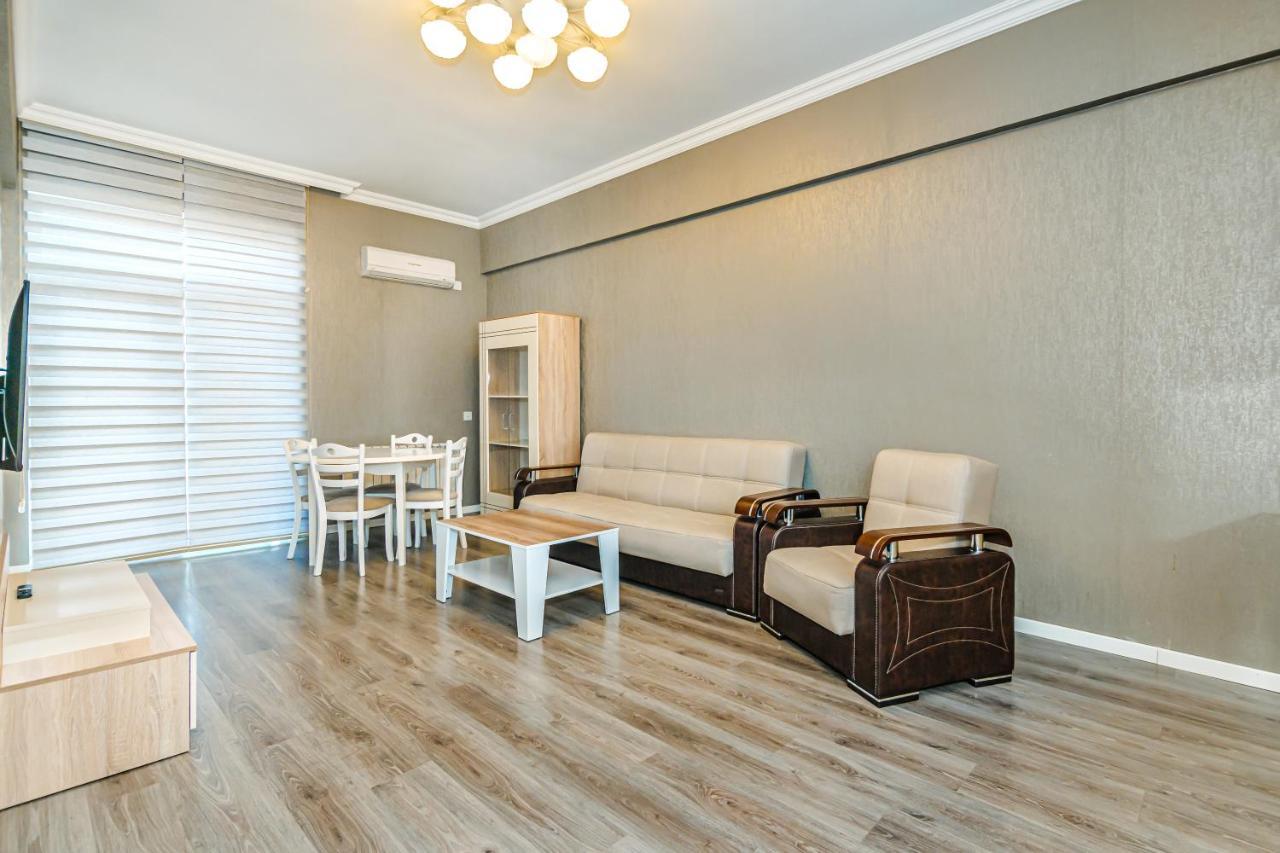Luxury 2 Room Apartment In The Center Баку Экстерьер фото