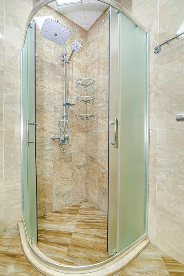 Luxury 2 Room Apartment In The Center Баку Экстерьер фото