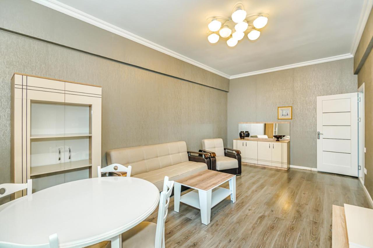 Luxury 2 Room Apartment In The Center Баку Экстерьер фото