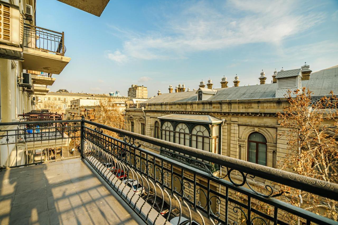 Luxury 2 Room Apartment In The Center Баку Экстерьер фото