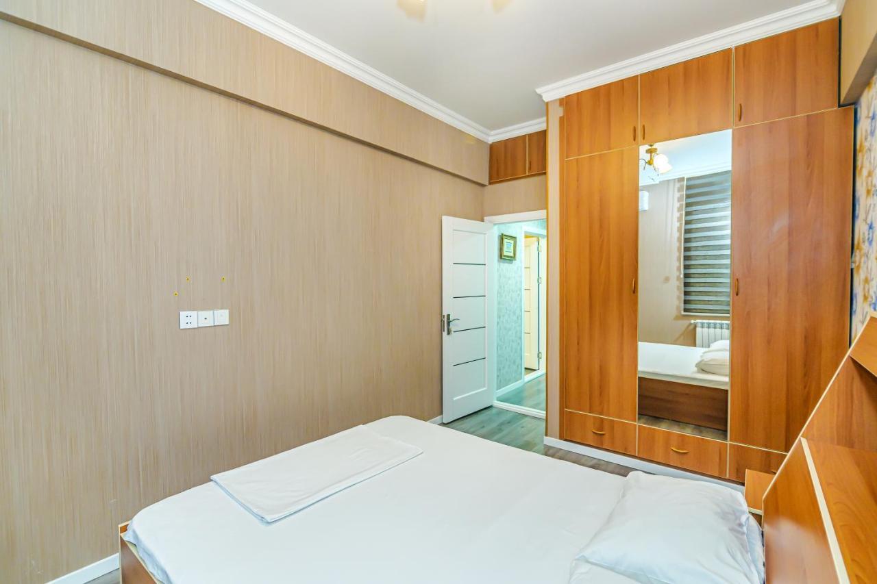 Luxury 2 Room Apartment In The Center Баку Экстерьер фото