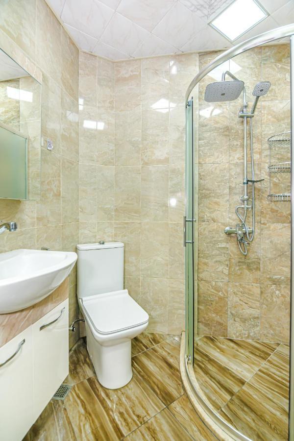 Luxury 2 Room Apartment In The Center Баку Экстерьер фото
