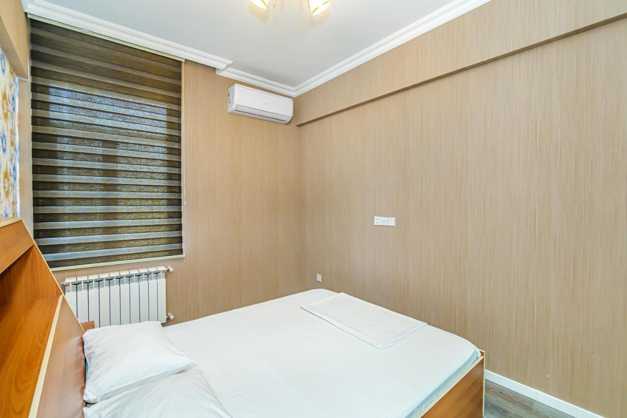Luxury 2 Room Apartment In The Center Баку Экстерьер фото