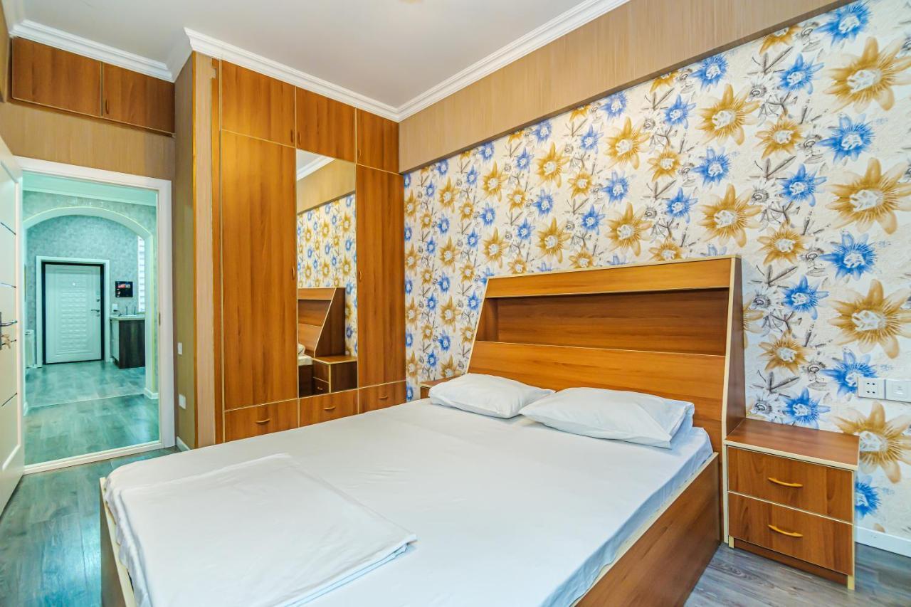 Luxury 2 Room Apartment In The Center Баку Экстерьер фото